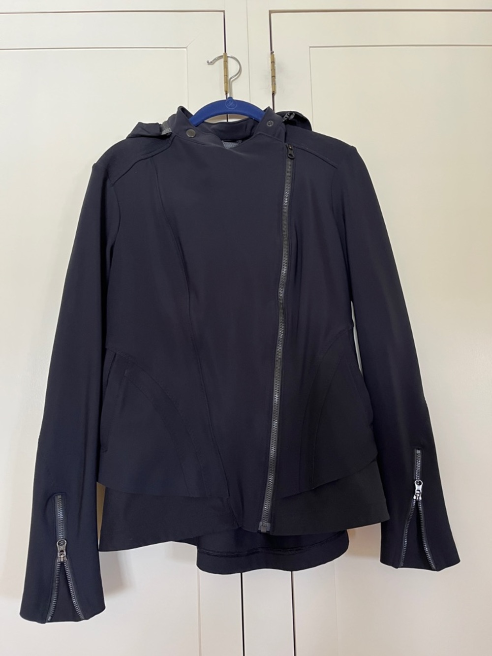 LULULEMON bust a move jacket size 8